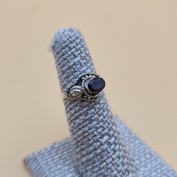 Size 5.25 Sterling Silver Dainty Red Garnet Rope Style Ring A5334 - Picture 3 of 9